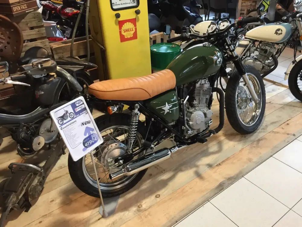 Mash 400 – Peinture personnalisée pin-up (55)