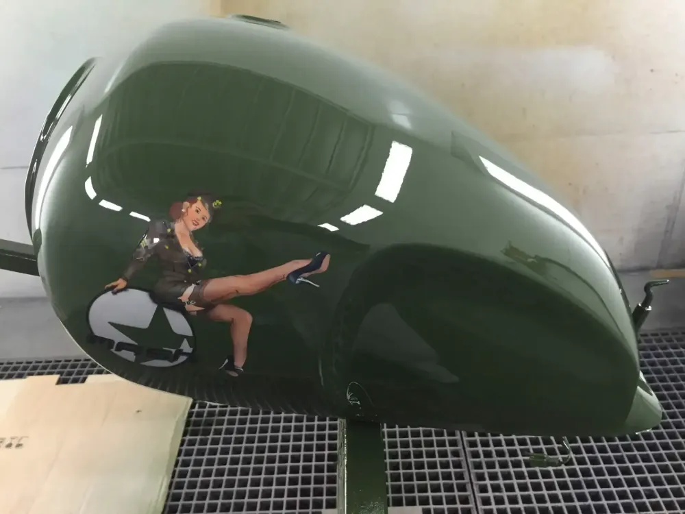 Mash 400 – Peinture personnalisée pin-up (62)