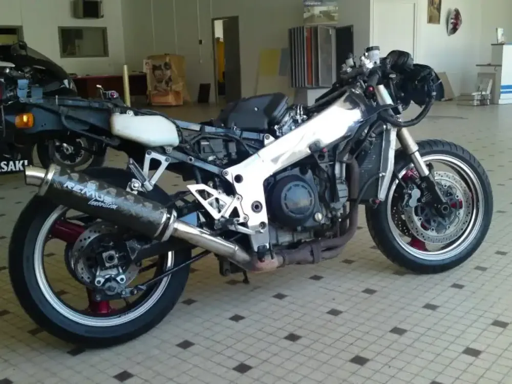 ZXR 750 Préparation et décoration d'origine (20)