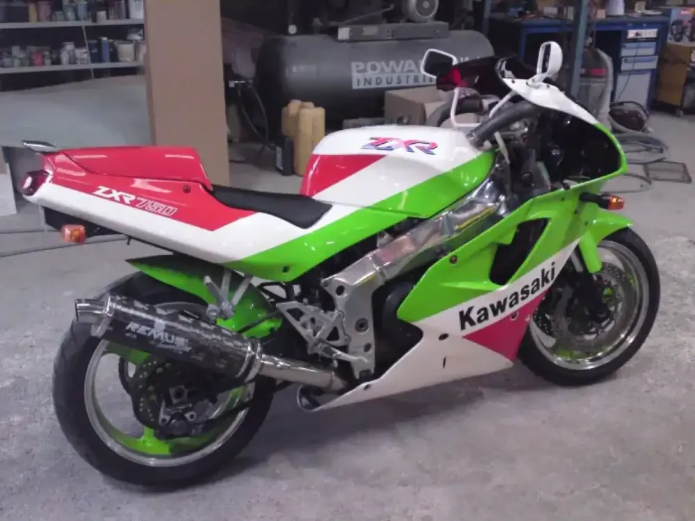ZXR 750 Préparation et décoration d'origine (5)