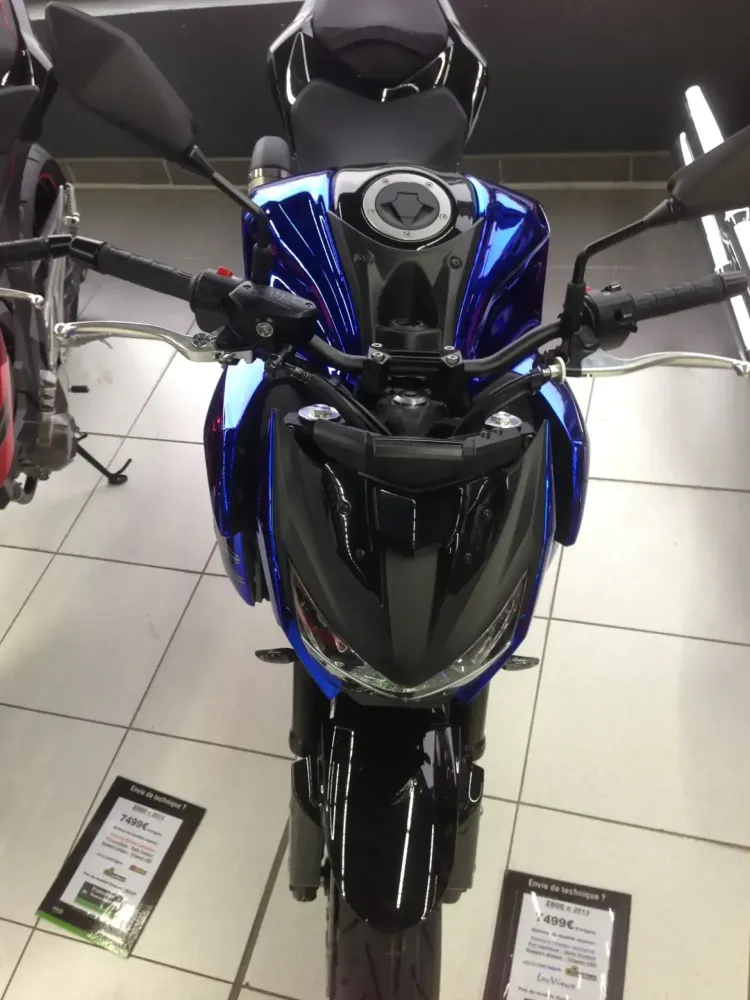 Kawasaki Z800 – Peinture chrome bleu (Saint-Herblain 44)-8