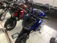 Kawasaki Z800 – Peinture chrome bleu (Saint-Herblain 44)-9