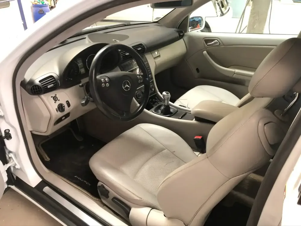 Coupé Mercedes C220 – Changement de couleur (5)