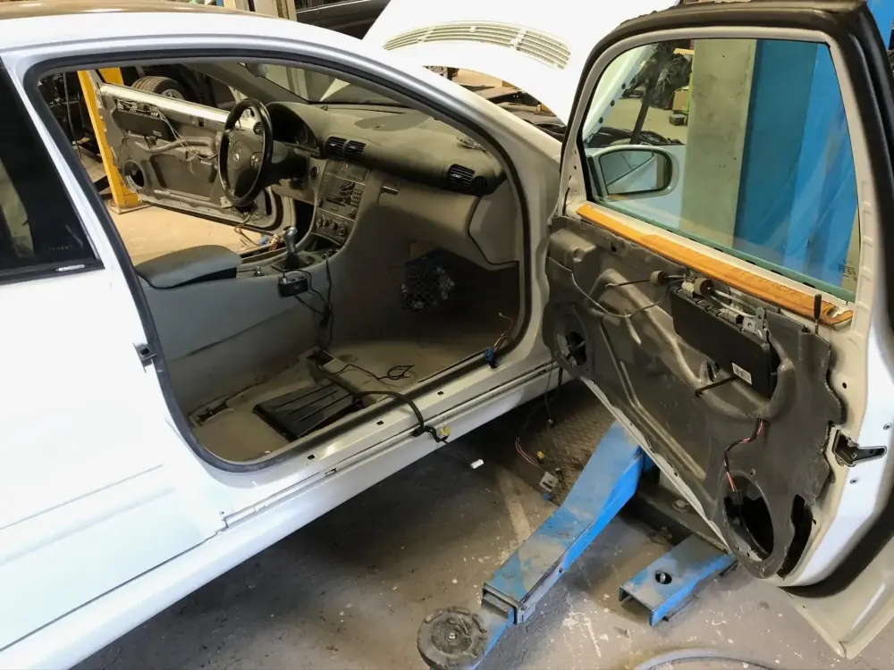 Coupé Mercedes C220 – Changement de couleur (14)