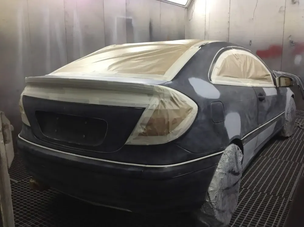 Coupé Mercedes C220 – Réparation et peinture complète (8)