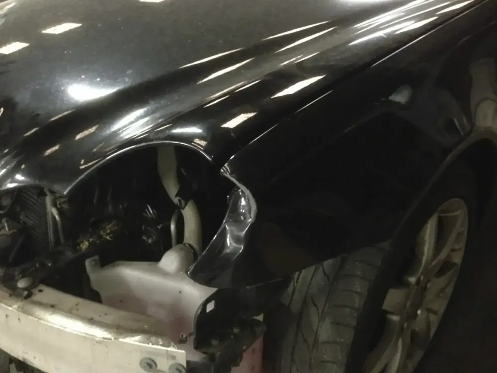 Coupé Mercedes C220 – Réparation et peinture complète (10)