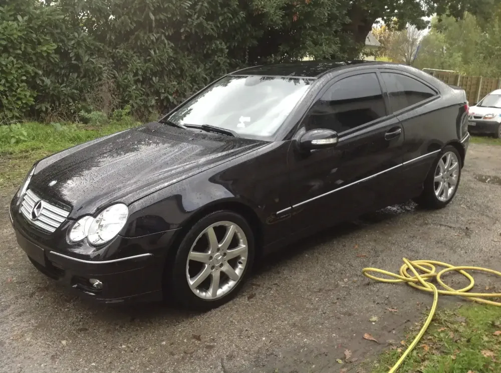Coupé Mercedes C220 – Réparation et peinture complète (12)
