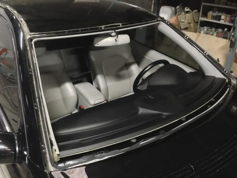 Coupé Mercedes C220 – Réparation et peinture complète (17)