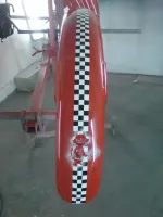 Harley Davidson Décoration Diablotin rouge et damier (11)