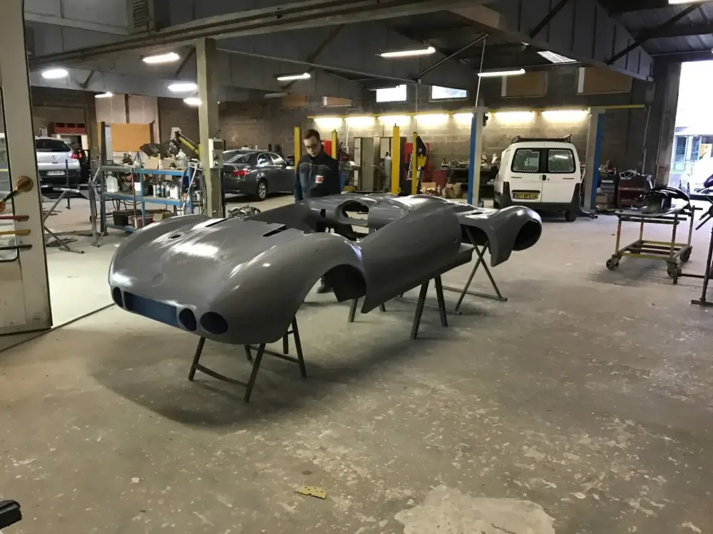 Ginetta G20 – Modification et peinture complète (7)