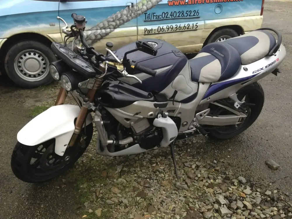 Suzuki Hayabusa 1300 – Personnalisation street (6)