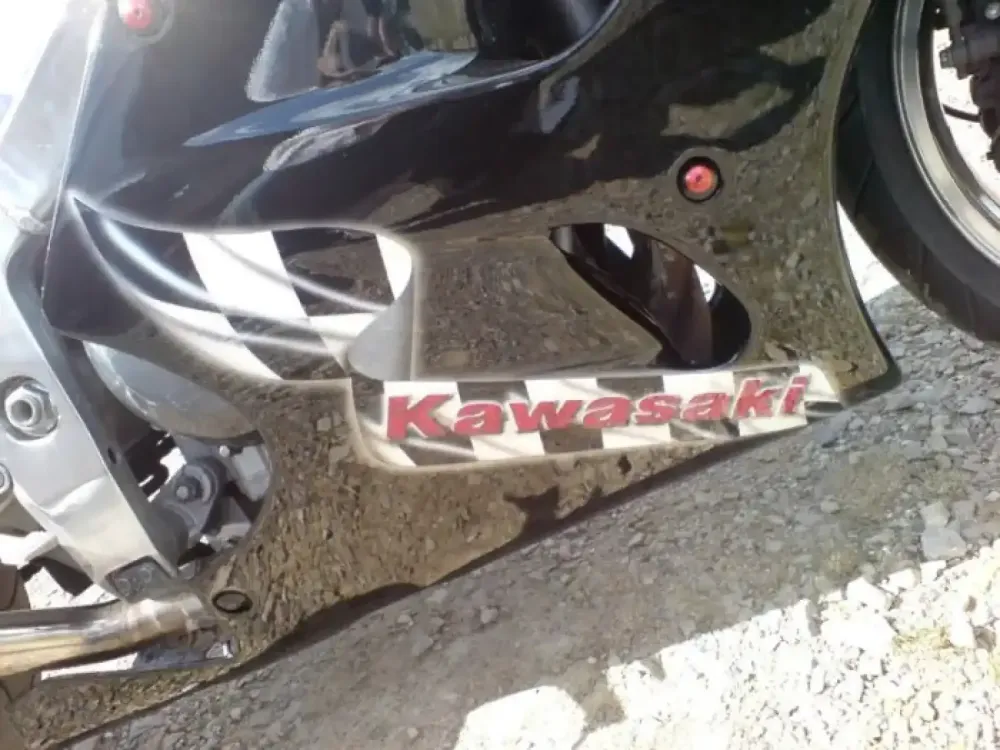 ZX7R Réparation et décoration (17)