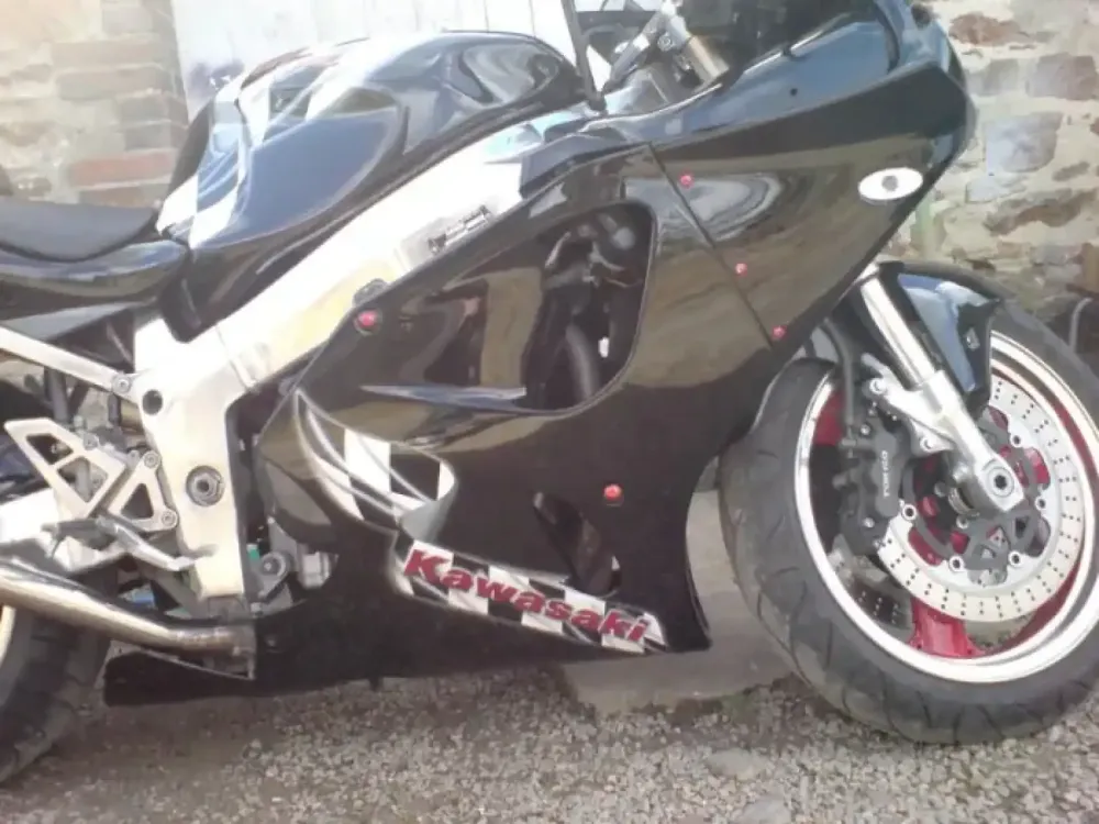 ZX7R Réparation et décoration (2)