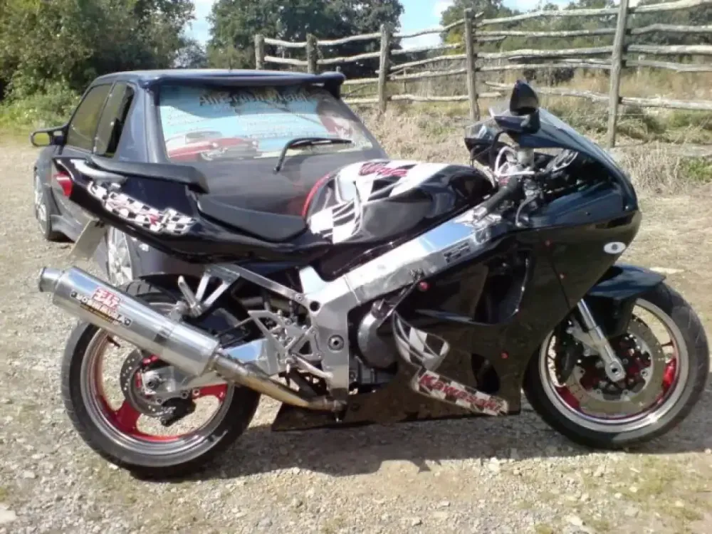 ZX7R Réparation et décoration (7)