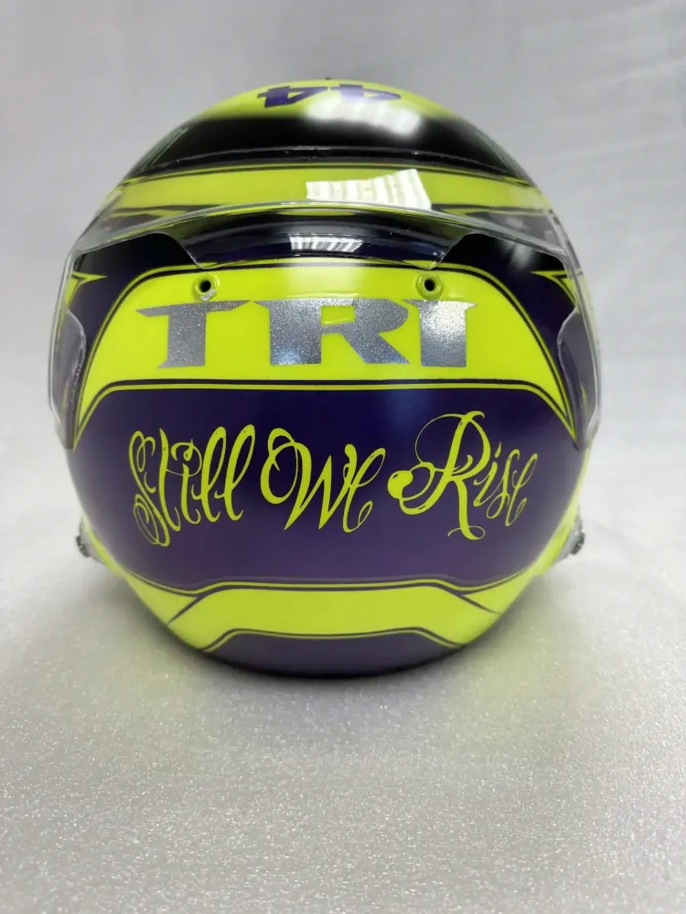 Casque Hamilton Mercedes 2022 – Jaune fluo mat (2)