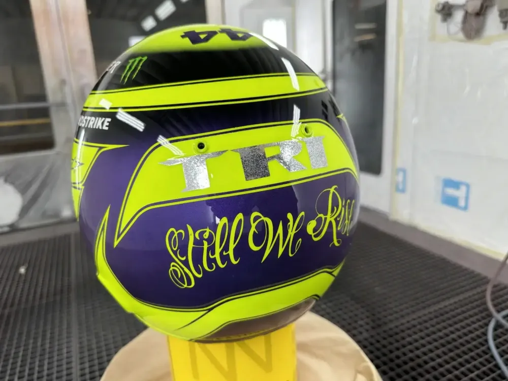 Casque Hamilton Mercedes 2022 – Jaune fluo mat (21)