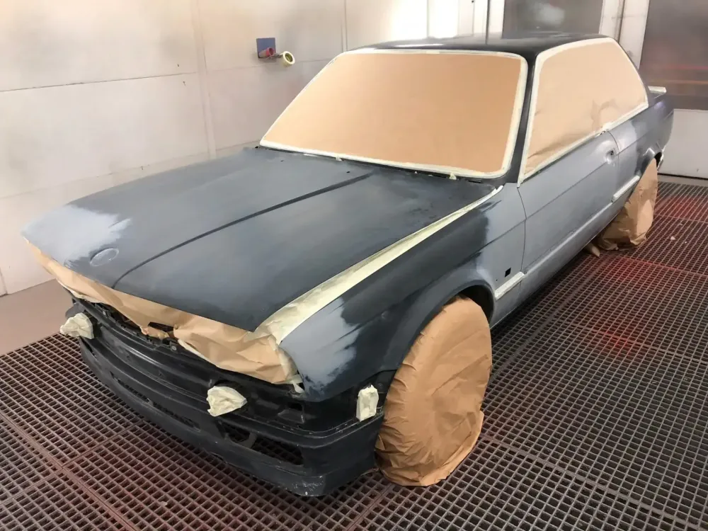 BMW E30 – Restauration et peinture complète (1)