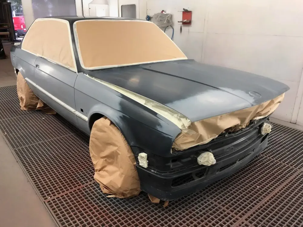 BMW E30 – Restauration et peinture complète (2)