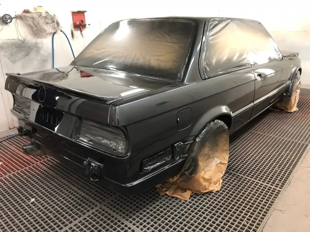 BMW E30 – Restauration et peinture complète (3)