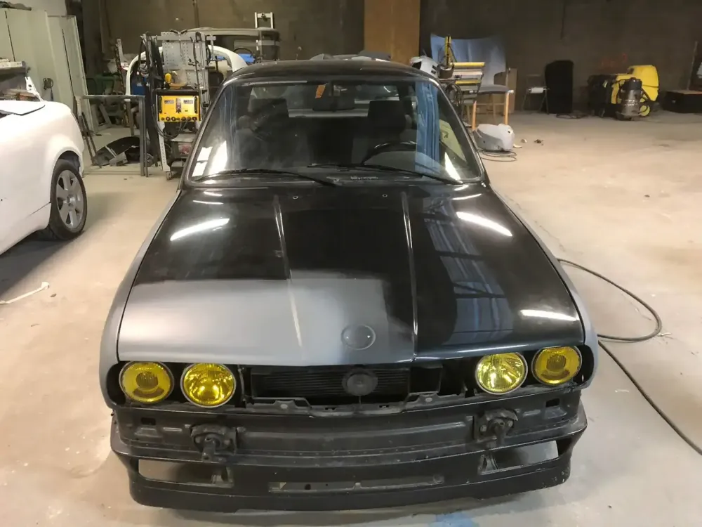 BMW E30 – Restauration et peinture complète (7)