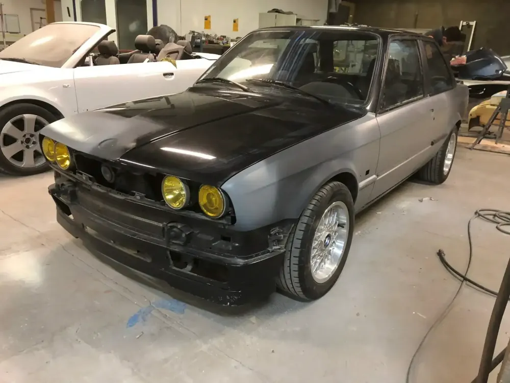 BMW E30 – Restauration et peinture complète (8)