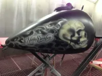 Harley Davidson – Aérographie tête de mort flamming (1)