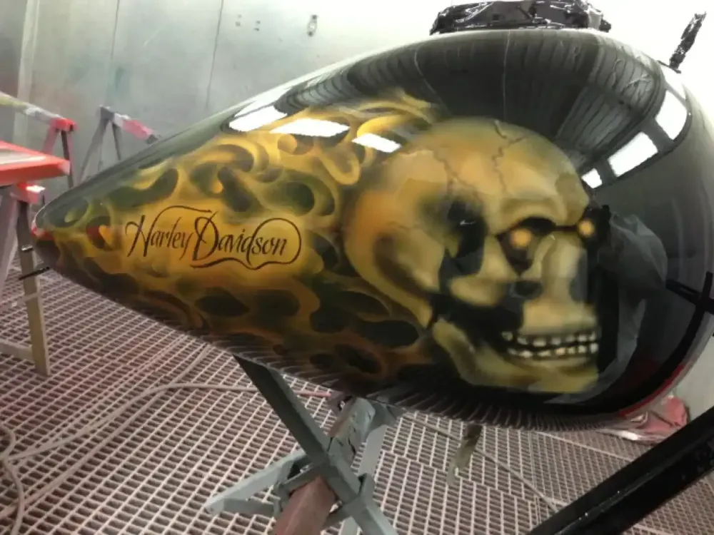 Harley Davidson – Aérographie tête de mort flamming (21)