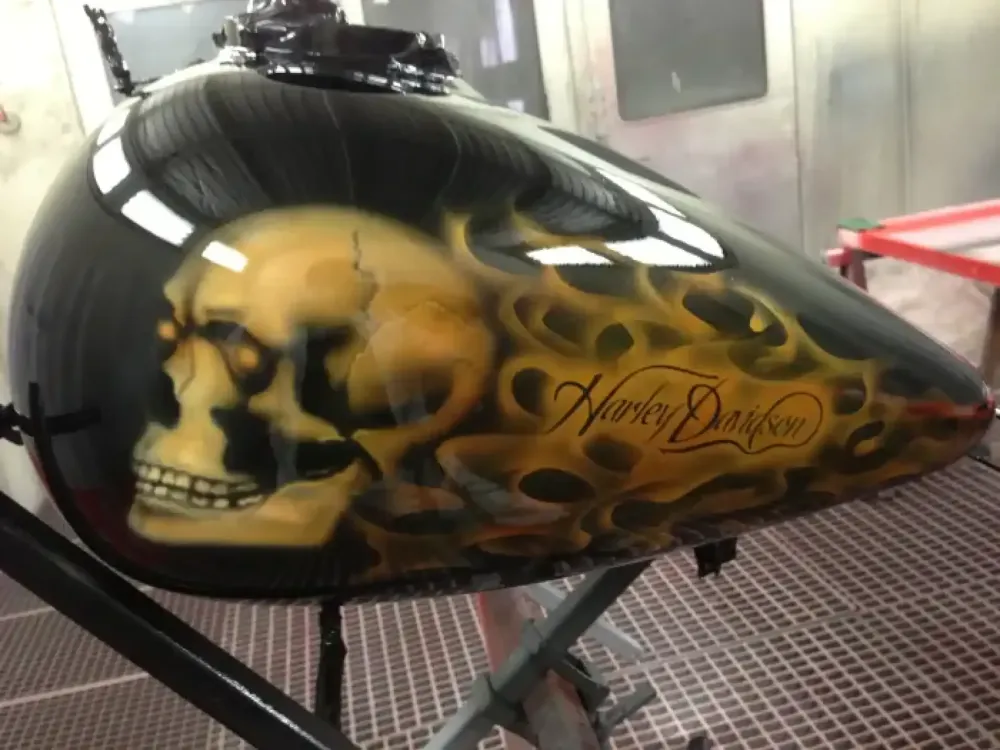 Harley Davidson – Aérographie tête de mort flamming (23)