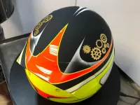 Casque karting – Fluo mat brillant & feuilles d’or (31)