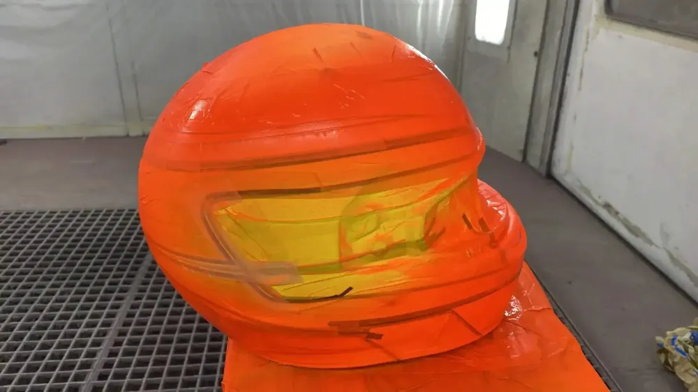 Casque karting – Fluo mat brillant & feuilles d’or (34)