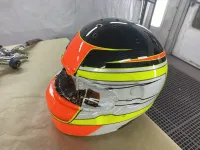 Casque karting – Fluo mat brillant & feuilles d’or (11)