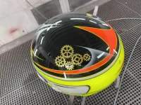Casque karting – Fluo mat brillant & feuilles d’or (18)