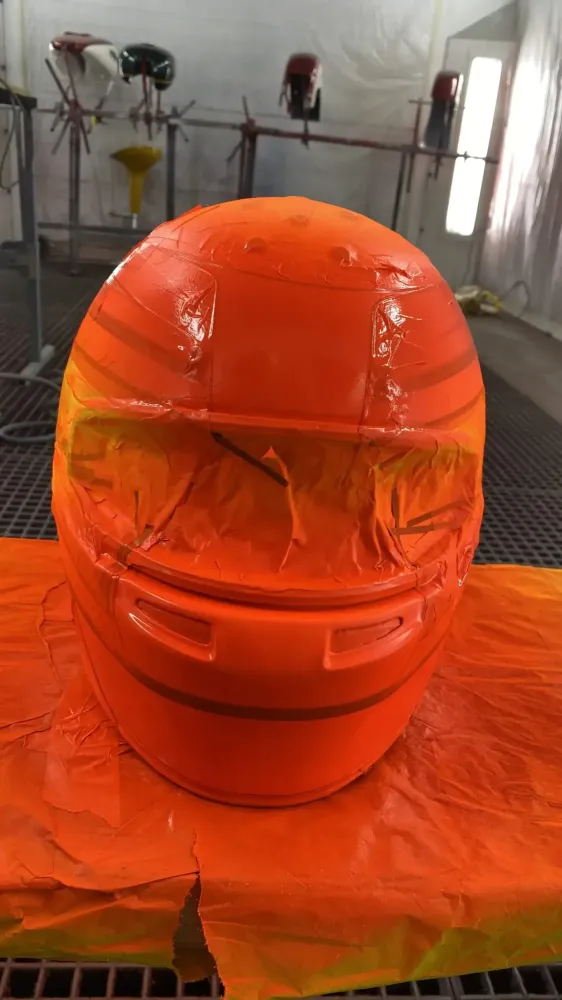 Casque karting – Fluo mat brillant & feuilles d’or