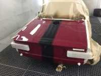 TRIUMPH TR9 CAB Préparation des éléments et mise en peinture des bandes noir puis re-vernissage, en détail. (7)