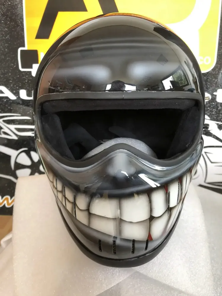 Casque – Aérographie mâchoire & cervelle (12)