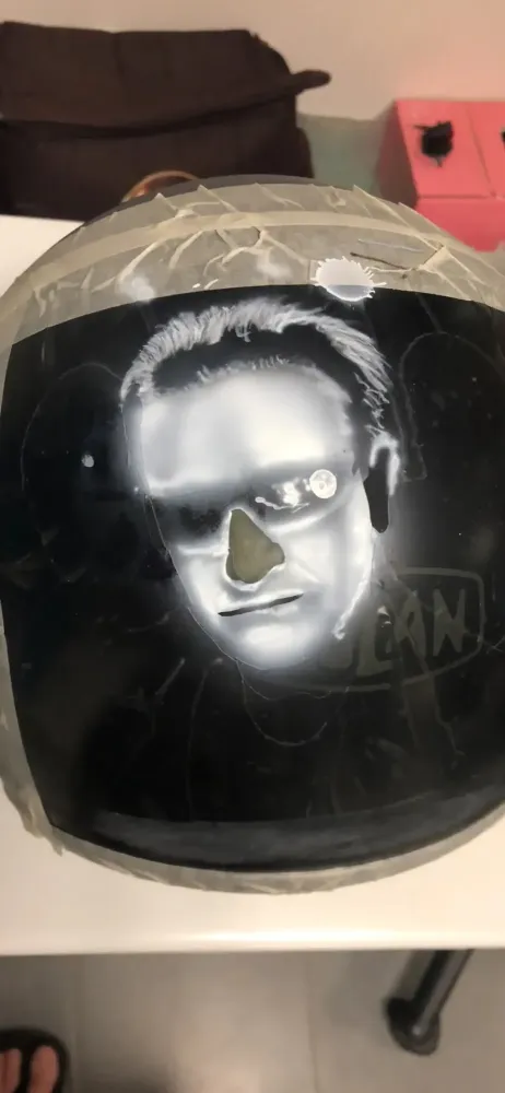 Casque – Aérographie portraits U2