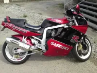 Suzuki GSXR 1100 – Peinture personnalisée (10)