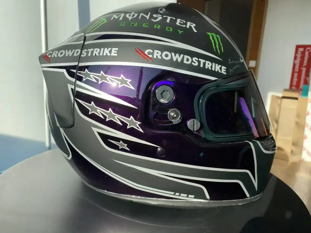 Casque Hamilton Mercedes 2021 – Noir mat & violet (39)