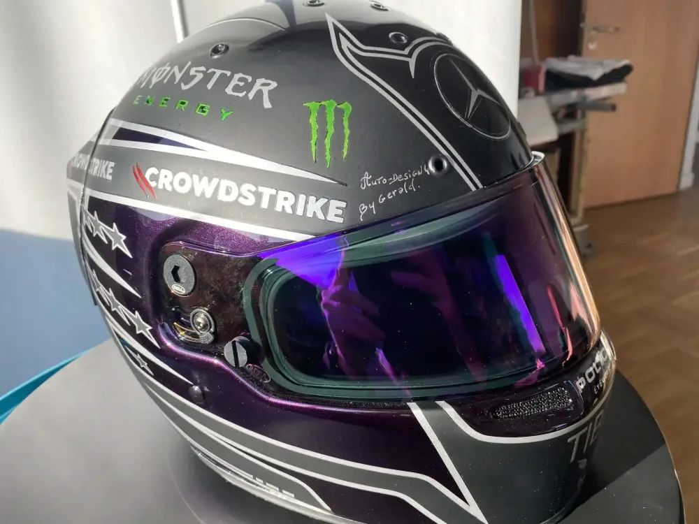 Casque Hamilton Mercedes 2021 – Noir mat & violet (36)