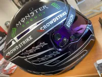 Casque Hamilton Mercedes 2021 – Noir mat & violet