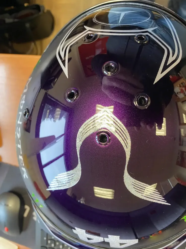 Casque Hamilton Mercedes 2021 – Noir mat & violet (16)