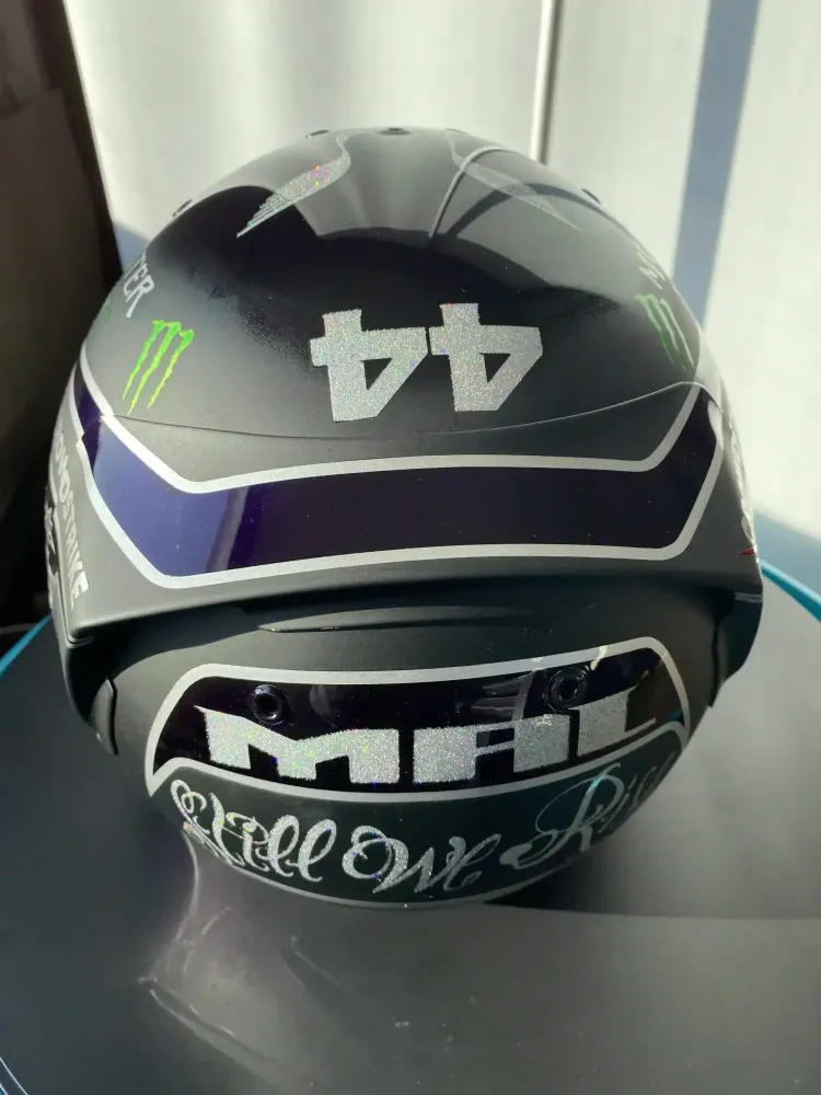 Casque Hamilton Mercedes 2021 – Noir mat & violet (15)