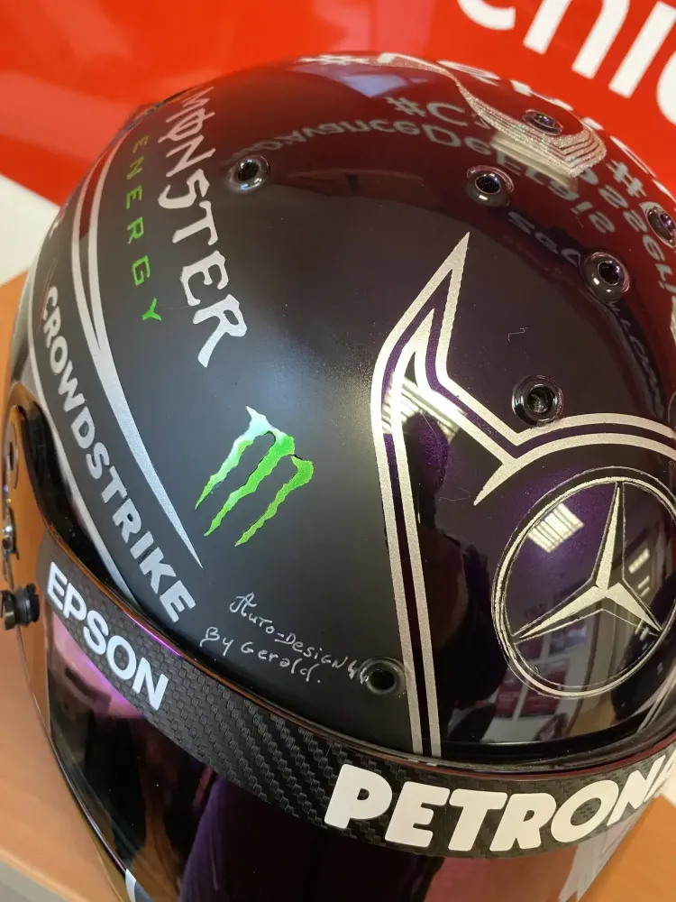 Casque Hamilton Mercedes 2021 – Noir mat & violet (4)