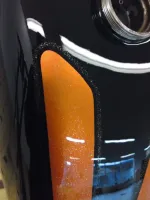 Harley Davidson – Peinture orange candy & paillettes or (22)