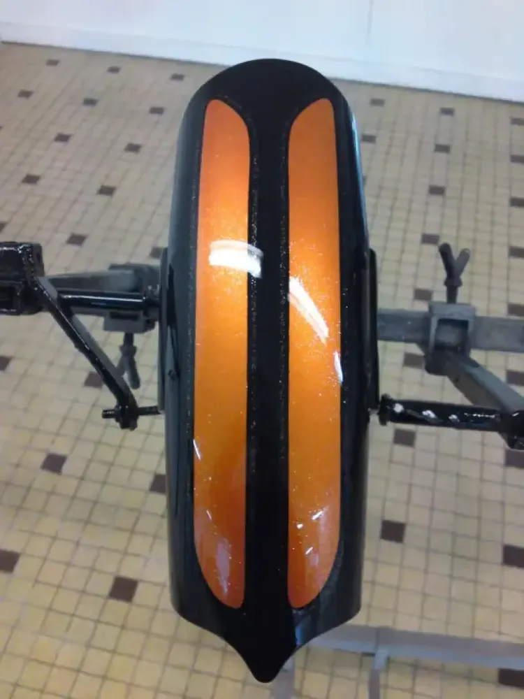 Harley Davidson – Peinture orange candy & paillettes or (19)