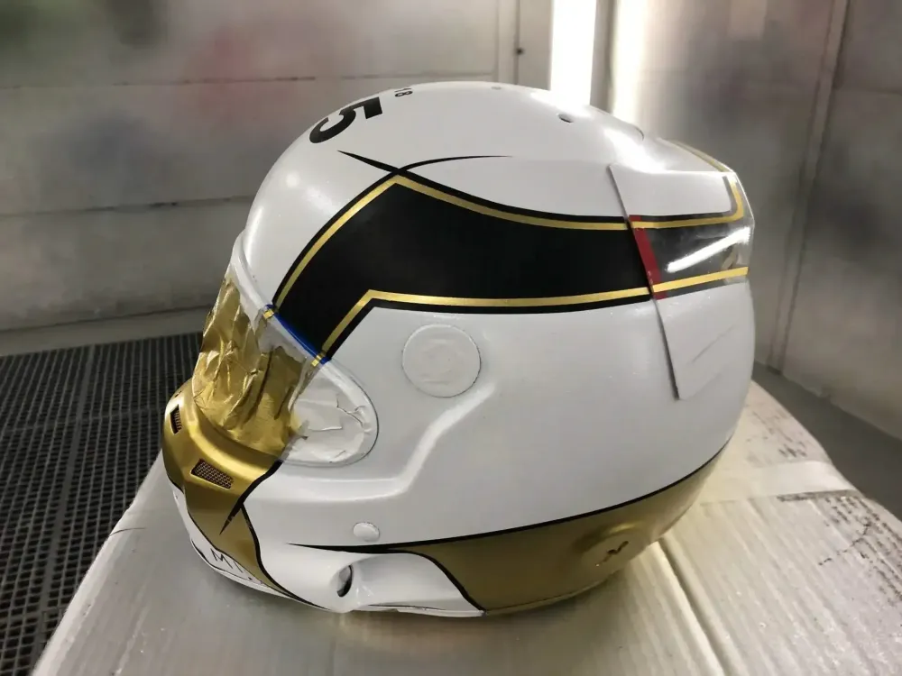 Casque compétition carbone – Or & blanc (35)