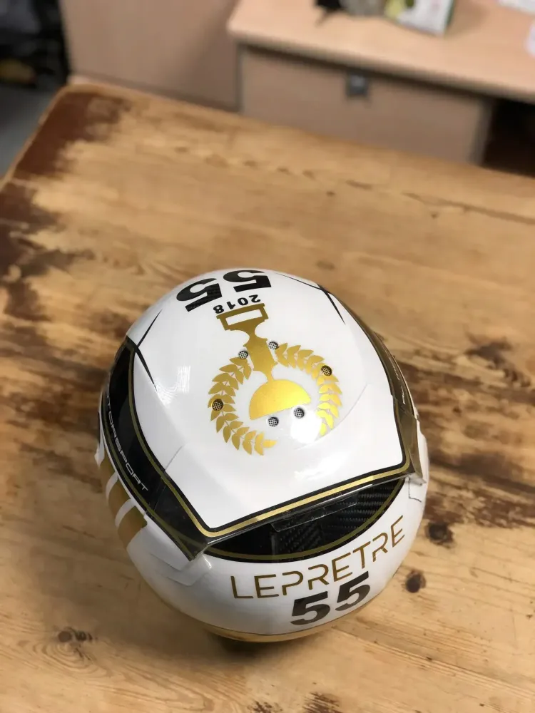 Casque compétition carbone – Or & blanc (10)