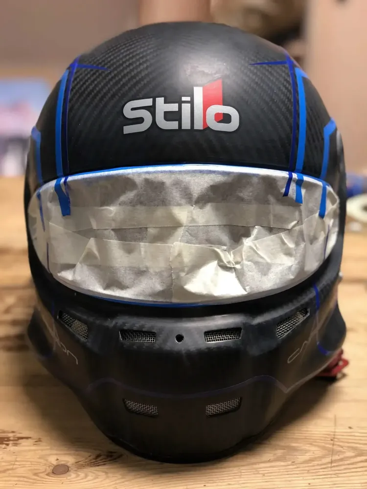 Casque compétition carbone – Or & blanc (6)