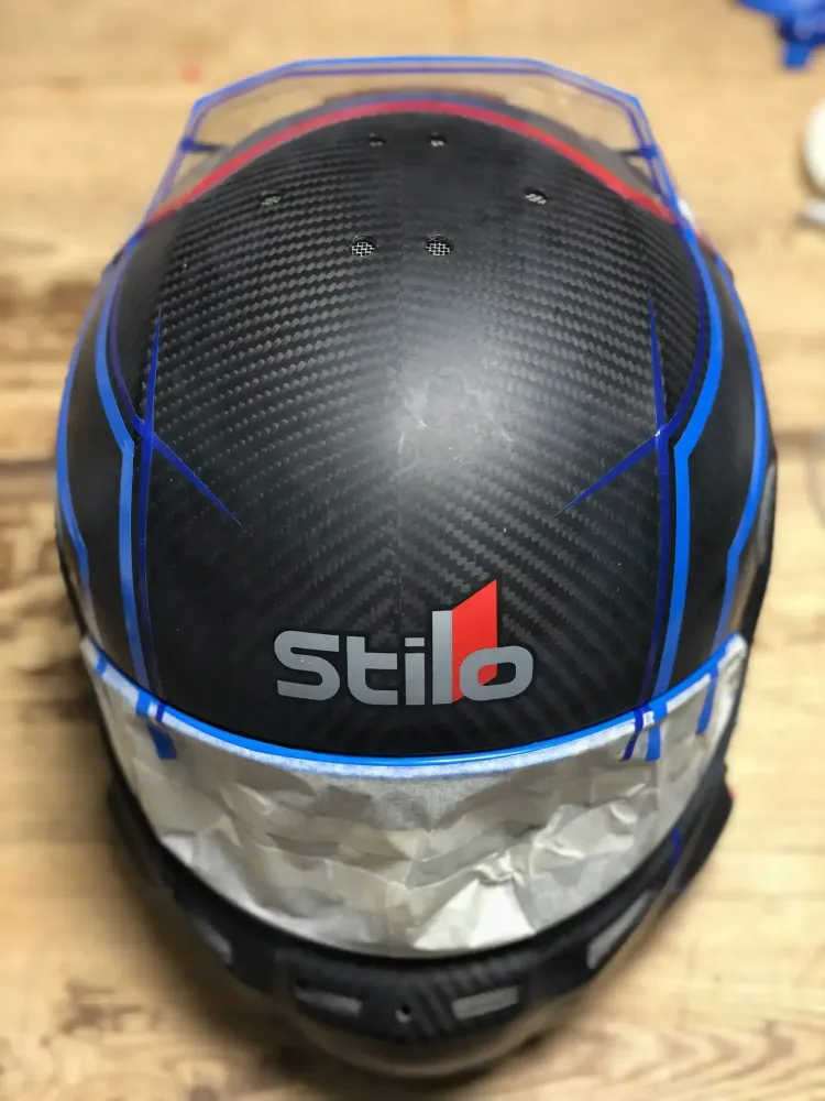 Casque compétition carbone – Or & blanc (4)