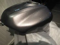 Suzuki – Réparation et peinture réservoir origine (1)